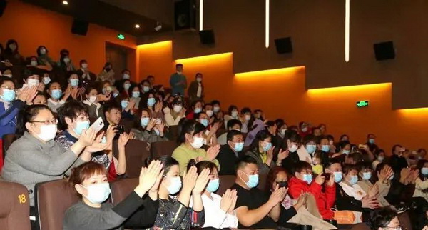 風(fēng)吹浪涌,曉芹,大連海參,曉芹海參,海參,電影,院線.jpg 風(fēng)吹浪涌,曉芹,大連海參,曉芹海參,海參,電影,院線.jpg